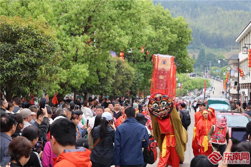 非遗项目巡游及三公主巡安表演（邹雯）.jpg